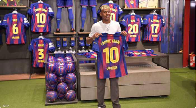 لامين يامال يتسلّم "قميص الأساطير" ويعلن عن هدفين رئيسيين